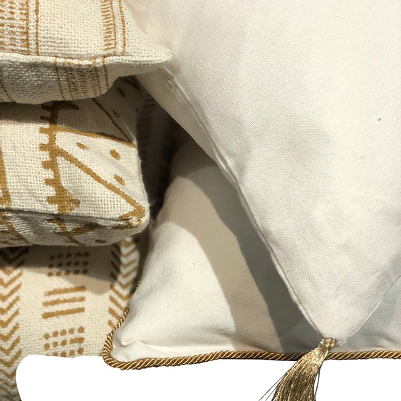 cushion cover Plain w/gold tassel