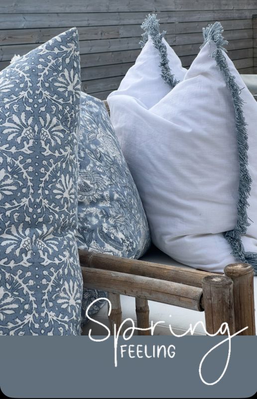 Cushion Cover w/ blue fringles Sarah