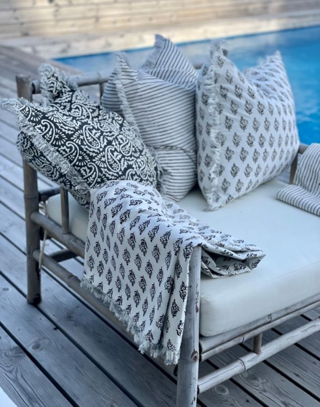 Cushion Cover Stripe Black